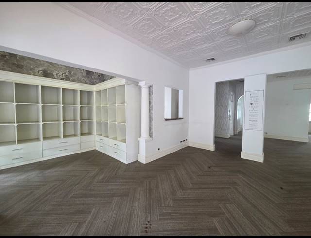 420M² BUILDING TO LET IN WINDERMERE